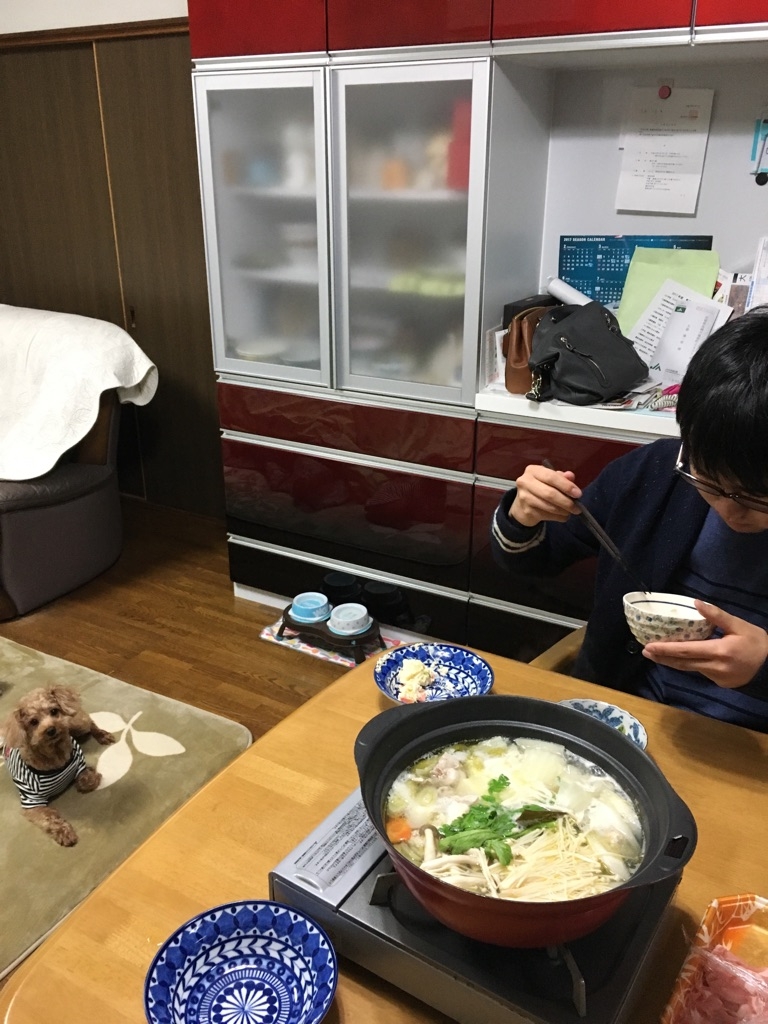 今日は何の鍋かワン